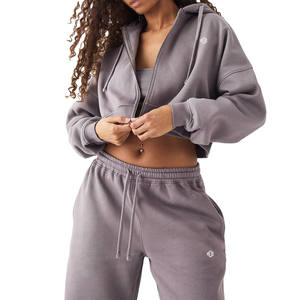 Ensemble de survêtement pour femmes, sweat à capuche court zippé et pantalon de survêtement à jambe droite, en molleton de coton doux, fabrication OEM en gros - Product Image 3