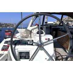 Yate de Pesca Beneteau Oceanis 45 de 7m con Motor Fuera de Borda para Paseos Turísticos, Cruceros, Deportes, Entretenimiento, Fabricación Soldada, 2012-2018 - Product Image 6