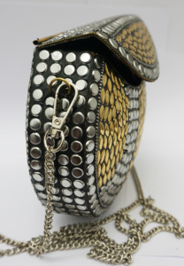 Sac à main rond en métal mosaïque pour femmes, tendance été 2024, sac à main / pochette / sac à main pour femmes, par le fournisseur indien Tyntra Inter - Product Image 4