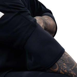 Codera personalizada de neopreno para levantamiento de pesas, soporte de compresión para codo, mangas en color negro para levantamiento de pesas - Product Image 6