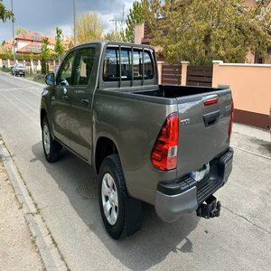 Pour Toyota Hilux Pickup 4 places, automatique, diesel, pneus R15, conduite à gauche, phares halogènes, sièges foncés, Euro VI, 2021, climatisation automatique - Product Image 5