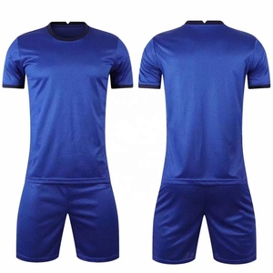 Ensemble maillot et short d'entraînement de football sublimés personnalisés Service OEM 100% polyester avec logo personnalisé et nom de l'équipe - Product Image 1