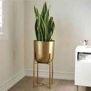 Soporte para Macetas de Flores de Metal Martillado Dorado Hecho a Mano de Lujo, Jarrón Moderno para Decoración del Hogar y Bodas con Diseño Ecológico - Product Image 3
