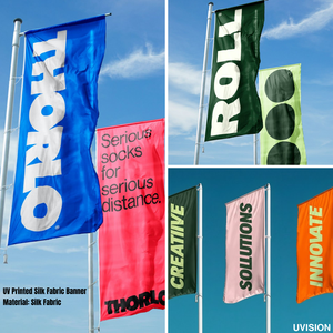 Bannière suspendue en tissu de soie avec impression UV |   Drapeau en soie imprimé numérique UV pour la publicité en extérieur et en intérieur - Product Image 4
