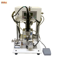 Machine de serrage de vis BBA avec système d'alimentation automatique pour vis et système de guidage de vis