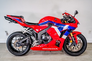 มอเตอร์ไซค์สปอร์ตไบค์ Hons CBR600RR รุ่นใหม่ แท้ ปี 2024 สำหรับขาย - Product Image 2