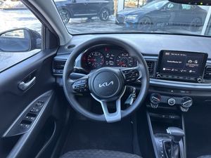 Kia Rio S 2023, Sedán con Tracción Delantera, Caja de Cambios Automática, Cámara Trasera, Asientos de Cuero, Colores Interiores Claros y Oscuros, Motor de 4L, Combustible Eléctrico, R16 - Product Image 5