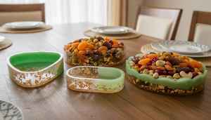 Plateau en résine fait main durable, best-seller, pour servir de la nourriture ou des boissons, des bijoux ou de la décoration intérieure, disponible à la vente - Product Image 2