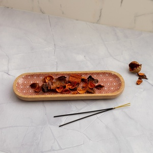 Soporte de varitas de incienso de madera con forma ovalada impresa, bandeja decorativa hecha a mano para cenizas para fragancia casera y uso de meditación - Product Image 3