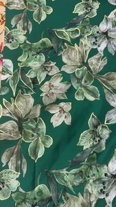 ผ้าซาตินโพลีเอสเตอร์ฟิโอน่า พิมพ์ลายดิจิทัลเคลือบฟอยล์ 100% โพลีเอสเตอร์ ผ้าซาตินฟิโอน่า พิมพ์ลายดิจิทัลเคลือบฟอยล์ ผ้าคุณภาพพรีเมียมสำหรับตัดเย็บเสื้อผ้า - Product Image 5