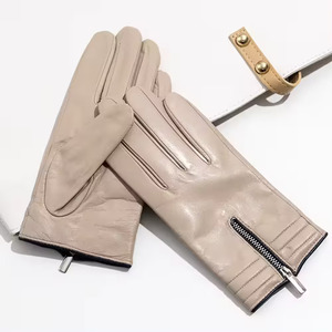 2024 conduite gants d'équitation nouvelle conception légère anti-dérapant doigt complet en cuir conduite en plein air gants de mode - Product Image 2