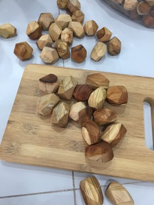 Vendita calda dei benefici psicologici ed emotivi di impegnarsi con rocce di legno Tumi Ishi