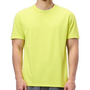 เสื้อยืดพิมพ์ลายโลโก้ตามสั่ง ผ้าโพลีเอสเตอร์ 100% น้ำหนักเบา สีสันหลากหลายสำหรับฤดูร้อน ขายส่งเสื้อผู้ชาย ผลิตโดย BS 2026 - Product Image 1