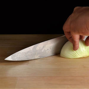 Cuchillo de Chef Profesional de Acero Inoxidable de Alta Calidad con Acabado Pulido, Apto para Lavavajillas, Hecho a Mano para Cortar en la Cocina - Product Image 2