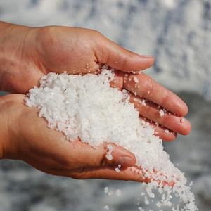 Sal Blanca de Grado Premium, Gránulos Finos, Medianos o Gruesos, Suministro de Fábrica para Compradores Globales de Alimentos e Industriales - Product Image 2