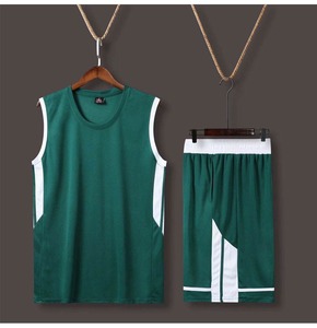 Uniforme de Baloncesto Reversible, Uniforme de Diseño Personalizado para Hombre, Tejido Ligero de Secado Rápido, Ajuste Atlético, Rendimiento para Jugadores de Equipo - Product Image 4