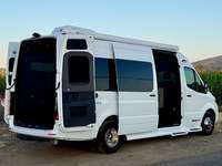 Fourgon aménagé Sprinter, camping-car, caravane |   Camping-car tout-terrain 4x4 |   Fourgonnette de camping Expedition LWB de 170 pouces |   Camping-car tout-terrain 4x4 avec panneaux solaires