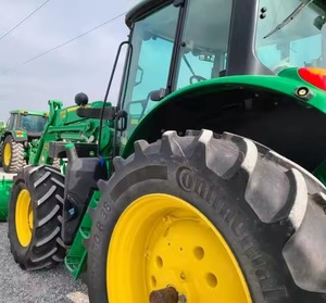 Tracteur agricole John Deeree 4066R allemand d'occasion et neuf haute performance avec moteur et pompe en stock livraison rapide à vendre - Product Image 4