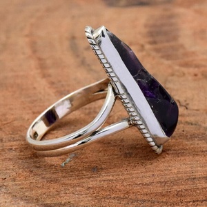 Anillo de amatista cruda de estilo bohemio hecho a mano, banda dividida religiosa cristiana, joyería de piedras preciosas curativas - Product Image 4