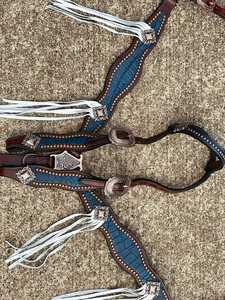 Ensemble de bride et de poitrail pour cheval de haute qualité en turquoise avec franges, bride à une oreille, collier de poitrail, équipement à prix de gros - Product Image 2