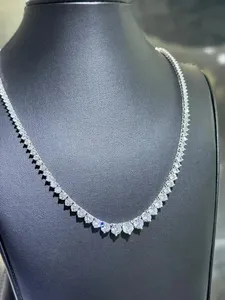 สร้อยคอเงินแท้ 925 ประดับเพชรโมอิสซาไนต์ทรงบริลเลียนต์ 38 กะรัต สำหรับผู้หญิง ยี่ห้อ Tishya Diamond พร้อมสายเชื่อมแบบโซ่ ชุบทองคำขาว/ทองคำ/เงิน - Product Image 3