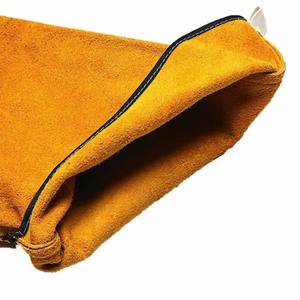 Mangas de trabajo de soldadura de cuero impermeables de alta resistencia con diseño personalizado Protección de brazo resistente al fuego - Product Image 5