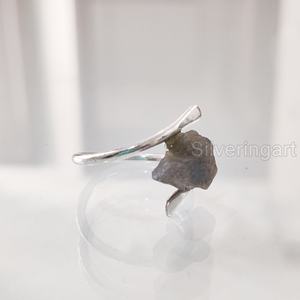 Raw Stone Jewelry Women's Ring Natural Rough Labradorite Gemstone Birthstone Cross Band Ring Jewelry 925 Sterling Silver Ring - Product Image 3