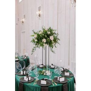 Centro de mesa de metal recubierto de polvo dorado con características impresionantes para arreglos de mesa elegantes y lujosos - Product Image 1