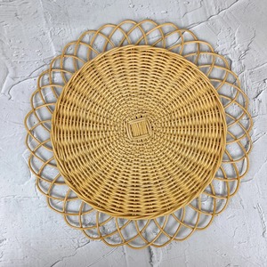 Plateau rond en rotin tressé à la main avec coquillages, cadeau de Noël, artisanat, parfait pour la table et décoration élégante de la maison - Product Image 2