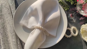 Porte-serviettes en jute avec perles blanches faites à la main pour une décoration de table unique, usage quotidien et occasions spéciales, vente en gros en provenance d'Inde - Product Image 5