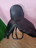 2024 vente chaude selles de dressage en cuir de qualité supérieure Style occidental selles de course de chevaux avec coussin selles anglaises
