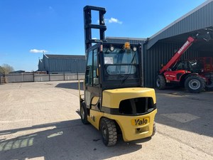 GDP30VX CHARIOT ÉLÉVATEUR À MOTEUR À ESSENCE 3 Ton 4WD Outdoor & Rough Terrain Garantie 1 an à vendre - Product Image 3