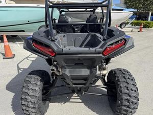 Prêt à être expédié : RZR XP 4 1000 Sport 2025 - Product Image 2