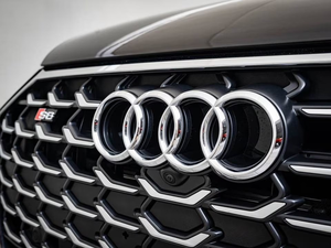 2025 Audl S8 4dr Seda.n AWD 4.0L 8cyl Turbo gas/eléctrico híbrido suave 8A limpio - Product Image 6