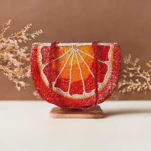 กระเป๋าคลัทช์ลายดอกเดซี่, กระเป๋าลูกปัดสีชมพูประดับด้วยลูกปัดตามสั่งกระเป๋าคลัทช์เดซี่ทำด้วยมือสะพายข้างสำหรับฤดูใบไม้ผลิ - Product Image 5