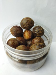 Nuez moscada con cáscara, producto agrícola - Product Image 3