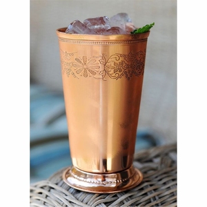 Vaso de Cobre Puro para Beber, Taza de Cobre Grabada con Diseño Floral Vintage con Base de Pedestal, Estilo Antiguo, Vaso de Cobre para Lassi para Hotel - Product Image 1