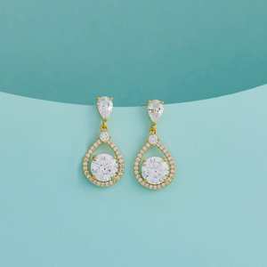 Pendientes Colgantes Vintage con Forma de Gota de Agua y Mariposa, con Detalles de Latón, Perlas y Diamantes, para Bodas y Fiestas - Product Image 1