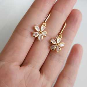 Boucles d'oreilles pendantes fleur en zircon blanc, argent sterling 925, or/rhodium, bijoux floraux délicats et mignons, cadeau de fête pour elle - Product Image 4