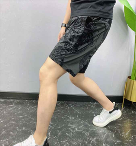 Vente en gros de shorts décontractés en polyester avec poches de qualité supérieure pour hommes shorts imprimés de plage d'été pour hommes - Product Image 5