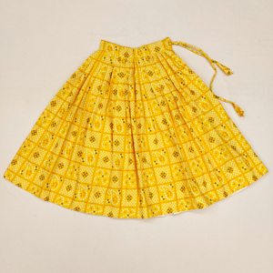 Conjunto de Lehenga Choli Tradicional Amarillo Bandhani Rajwadi de Secado Rápido para Niñas de Shoryam Fashion |   Boda Festiva de Diwali - Product Image 4