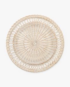 Set de table en macramé fait main, parfait pour la mise en scène naturelle de la table, les dîners en famille et les ambiances décontractées à la maison - Product Image 5