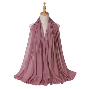 Cartoon Patterned Dubai Style Muslim Hijab Abayas with Lace Breathable Instant Long Headscarf for Festivals and Praying 1pc - Product Image 3