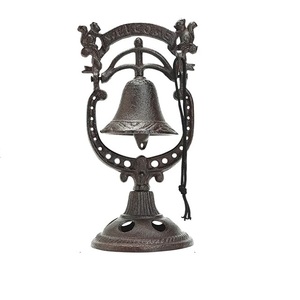 Personnalisé fait à la main en métal en forme d'arbre de Noël suspendu décoratif cloche porte d'entrée suspendu porte cloche de porte Scholl sonnerie cloche - Product Image 4