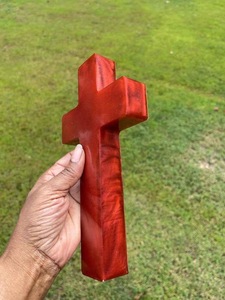 Croix d'église en résine époxy découpée avec des bords lisses et des couleurs vibrantes, de haute qualité - Product Image 5