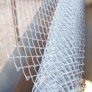 Malla de alambre recubierta de PVC verde galvanizado Cercado de alambre de <span class=keywords><strong>pollo</strong></span> Valla de eslabones de cadena Cercado de jardín Red para aves de corral - Product Image 5