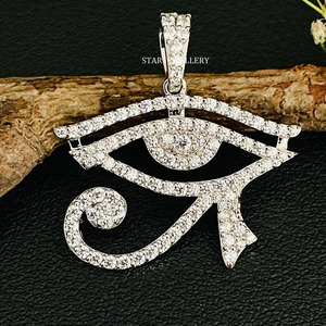 Pendentif en or massif 14 carats avec œil d'horus et diamants. - Product Image 4