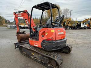 Miniexcavadora Kubota U55-4 2017, Potente Rendimiento de 5 Toneladas con Giro de Cola Cero para Trabajos Exigentes - Product Image 3