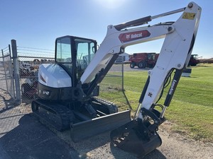 รถขุดขนาดเล็ก BOBCATT E42 ปี 2023 มือสองสภาพดี แท้ พร้อมเครื่องยนต์ 3 ตัน ความจุบุ้งกี๋ 0.4 ลูกบาศก์เมตร ระบบไฮดรอลิก KYB เกียร์ PLC - Product Image 3