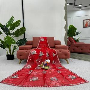 Magnifique saree en georgette lourde de créateur avec fil, paillettes et impression numérique et chemisier en georgette assorti avec intérieur - Product Image 5